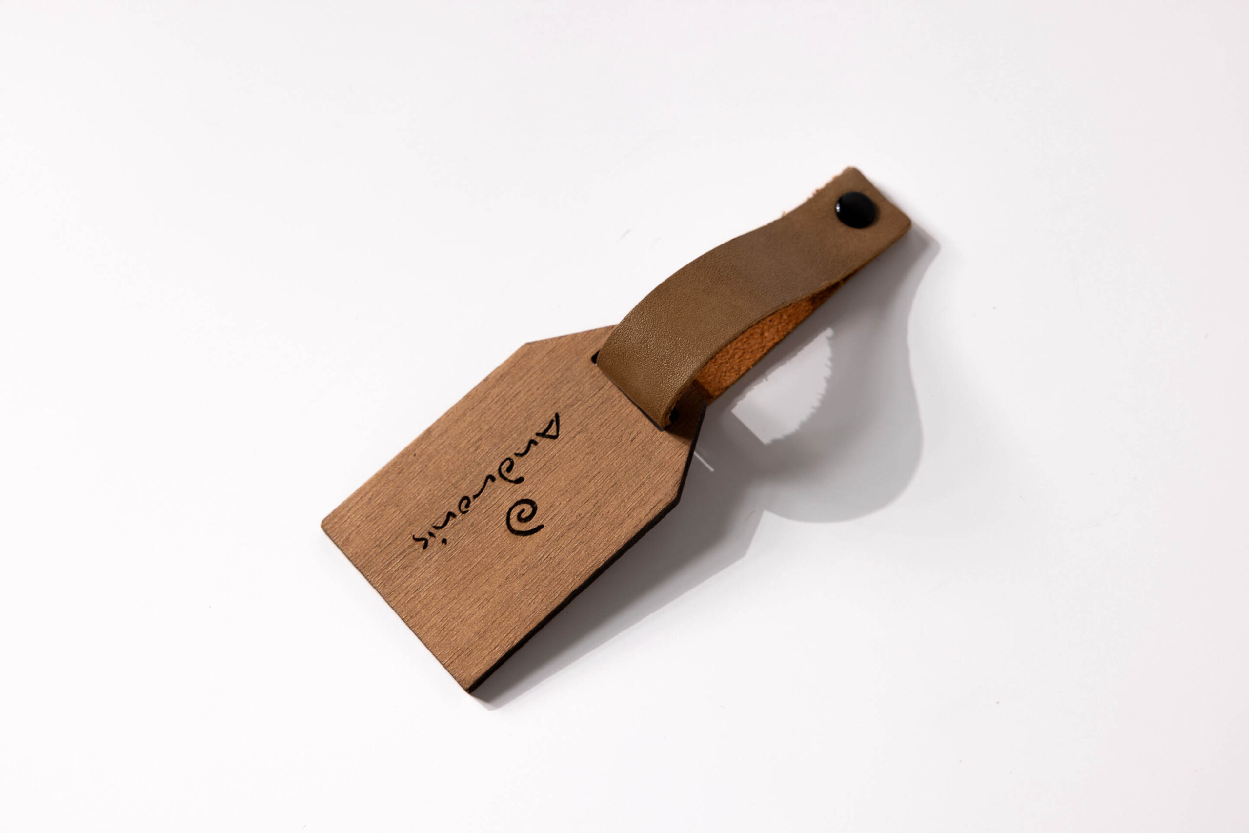 . luggage tag premium