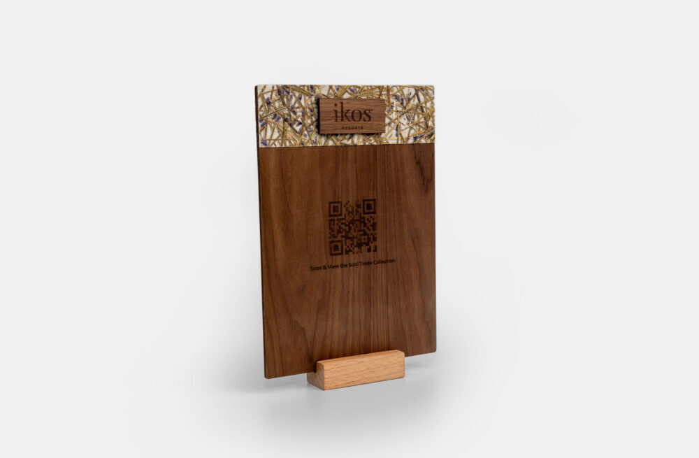 qr stand sus sani ikos group