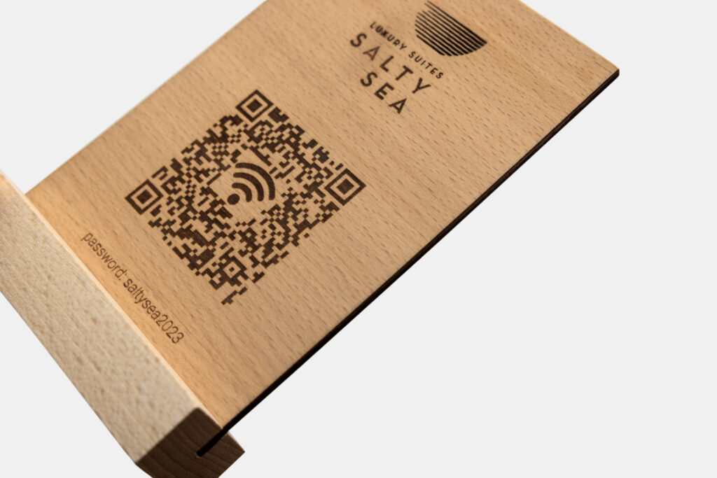 qr stand w salty sea luxury