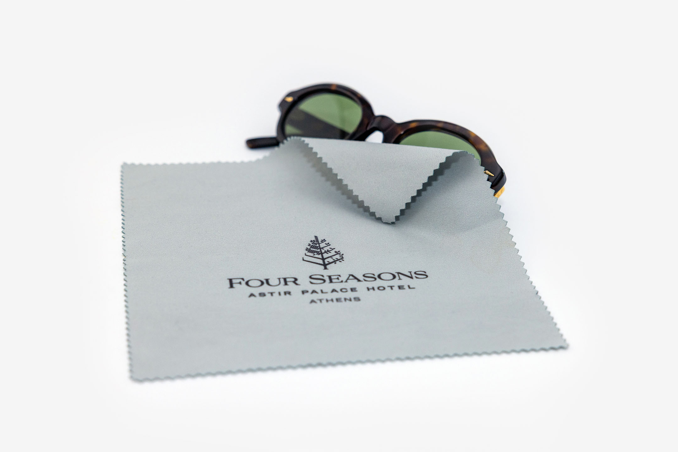 cleaning lens cloth four seasons