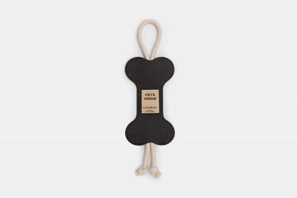 dog door hanger