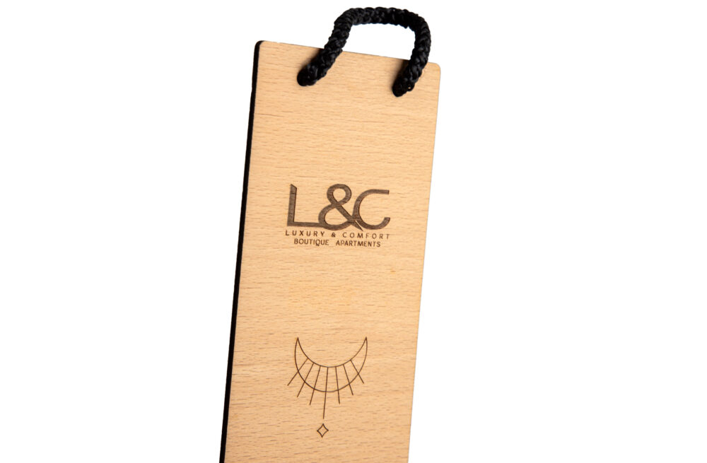 door hanger h L&C boutique apartments